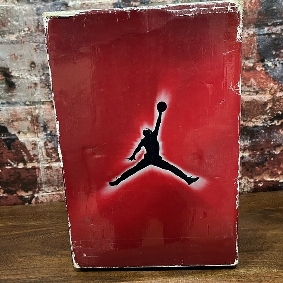 Air Jordan 5’s and 18’s Defining Moments Pack - Size 10 With Original Packaging - Picture 7 of 9